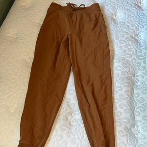 Lululemon Hi Rise French Terry Scuba Jogger